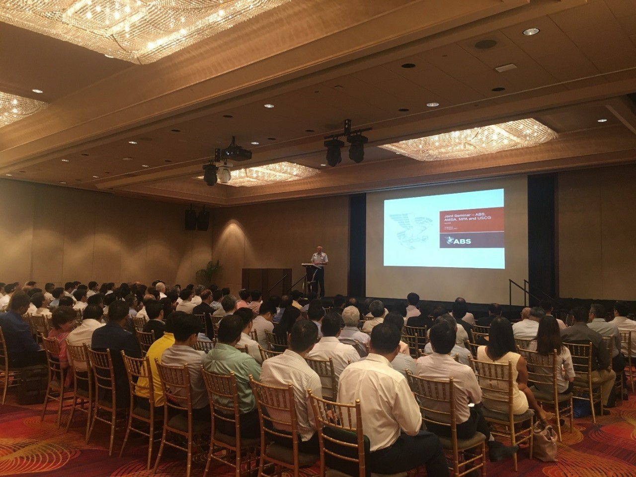 100 attendees participate in the seminar
